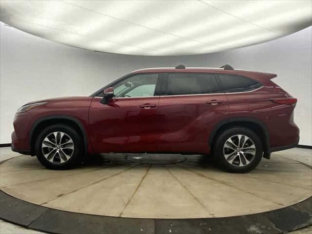 used 2022 Toyota Highlander car, priced at $36,299