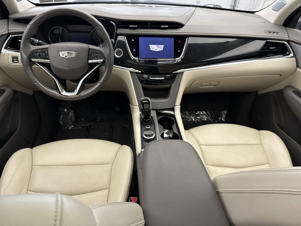 used 2022 Cadillac XT6 car, priced at $35,598