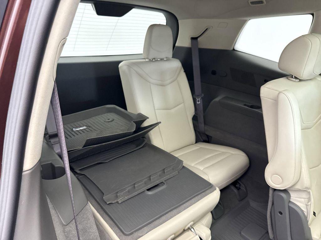 used 2022 Cadillac XT6 car, priced at $35,598