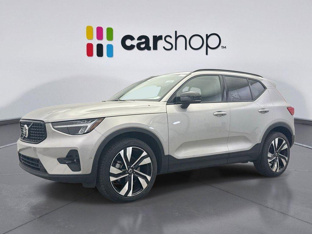 used 2025 Volvo XC40 car, priced at $35,300