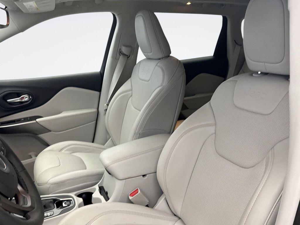 used 2021 Jeep Cherokee car, priced at $23,999