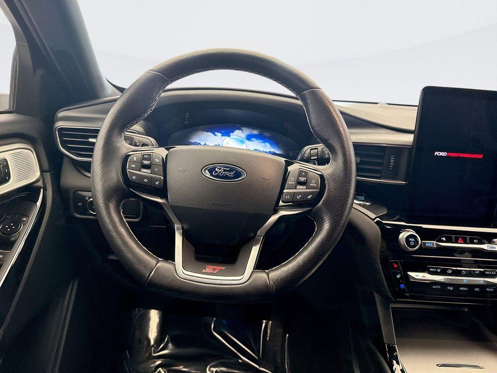 used 2022 Ford Explorer car, priced at $38,999