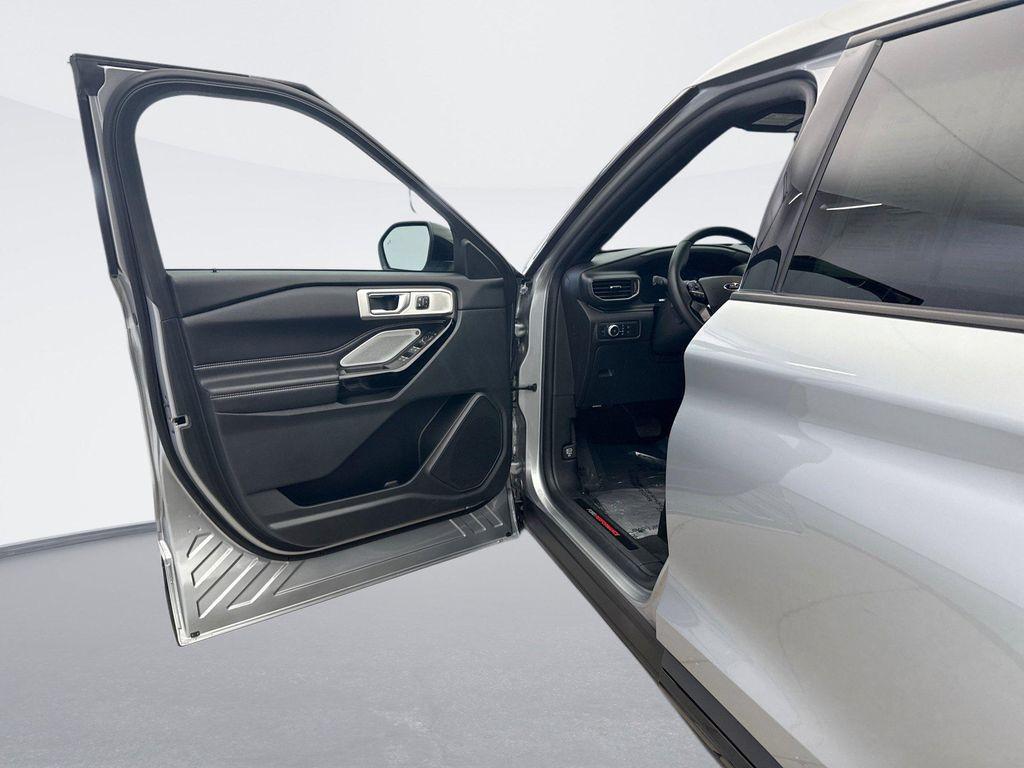 used 2022 Ford Explorer car, priced at $38,999