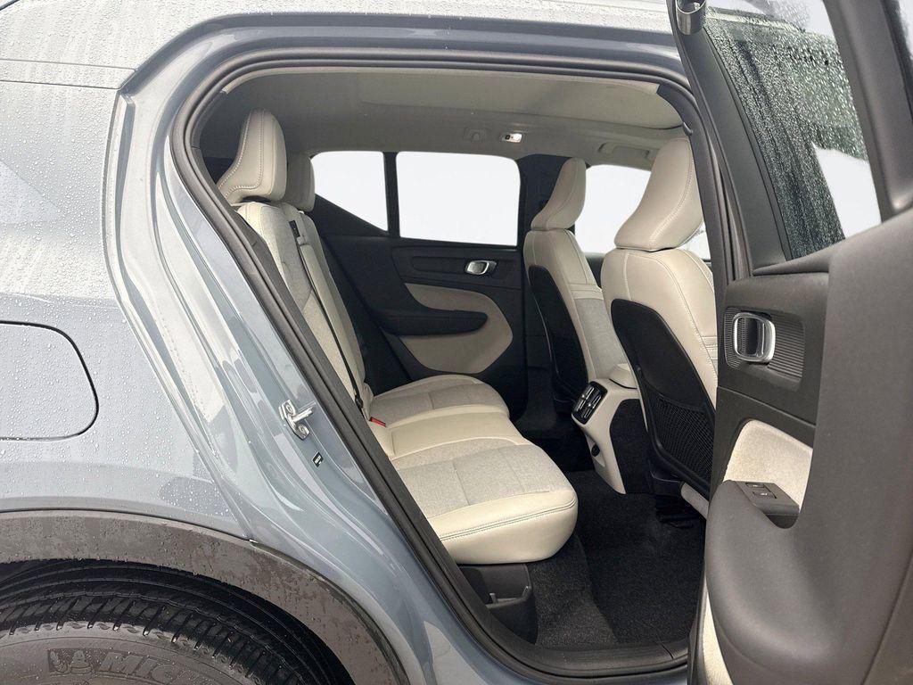 used 2020 Volvo XC40 car, priced at $27,649