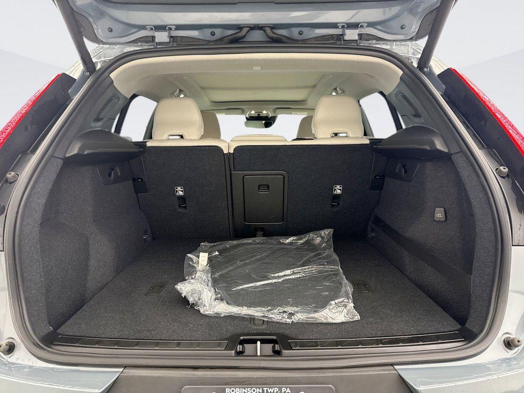 used 2020 Volvo XC40 car, priced at $27,649