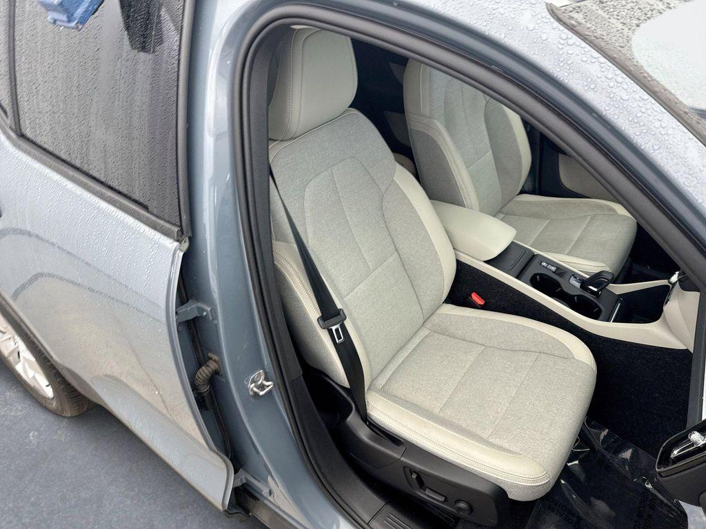 used 2020 Volvo XC40 car, priced at $27,649