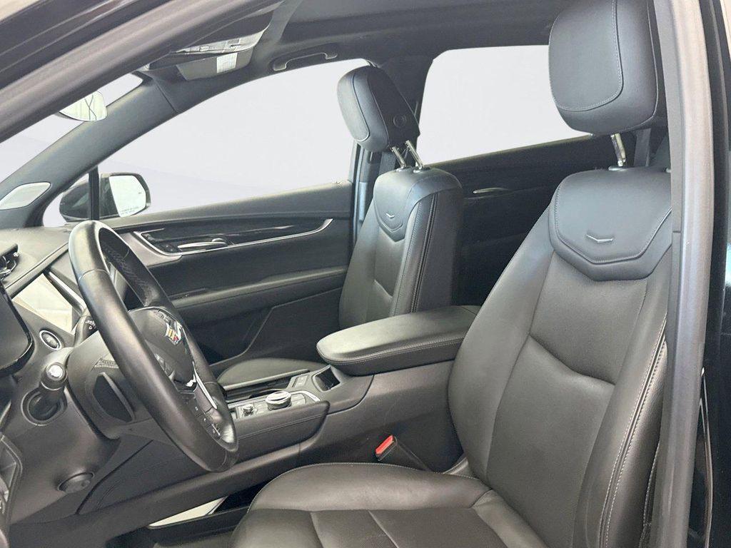 used 2022 Cadillac XT5 car, priced at $26,747
