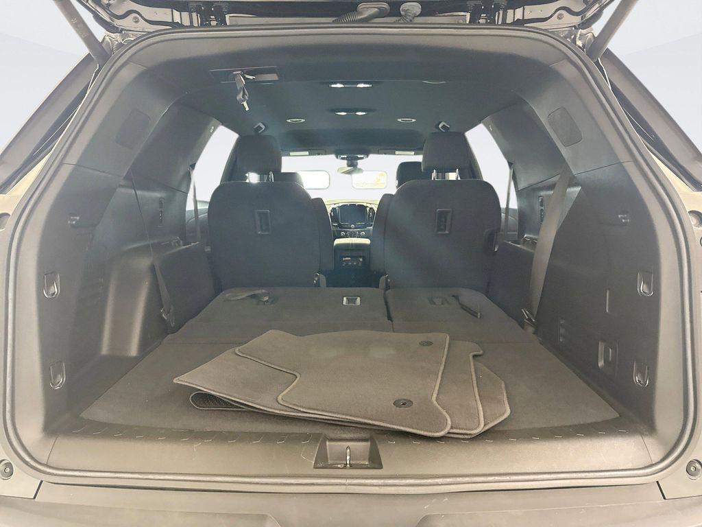 used 2023 Chevrolet Traverse car, priced at $31,599