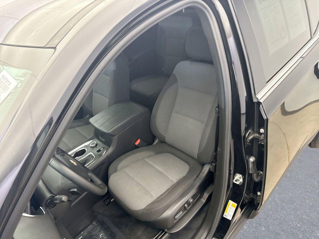 used 2023 Chevrolet Traverse car, priced at $31,599