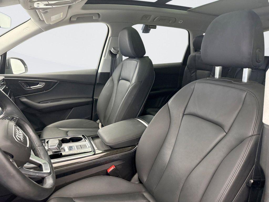 used 2022 Audi Q7 car, priced at $40,299