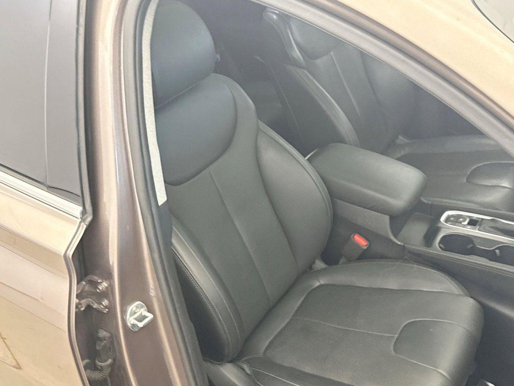 used 2020 Hyundai Santa Fe car, priced at $17,549