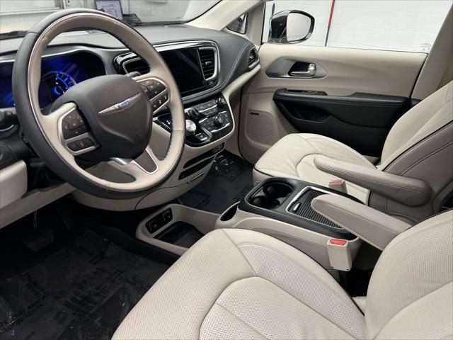 used 2018 Chrysler Pacifica Hybrid car, priced at $18,748