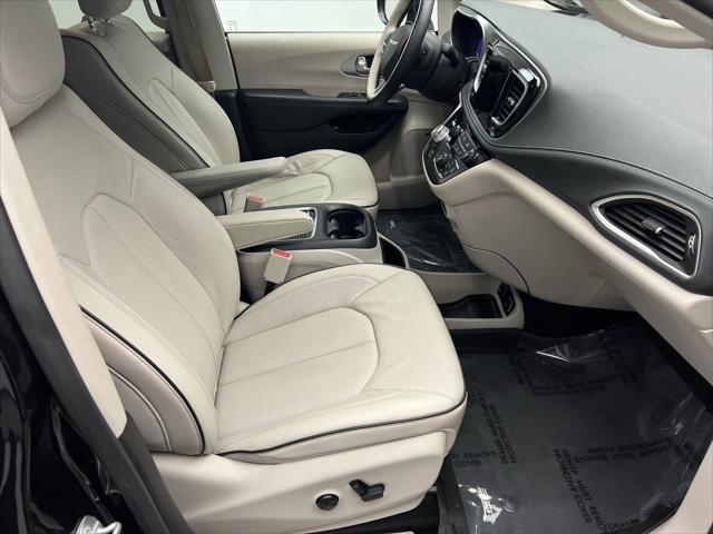 used 2018 Chrysler Pacifica Hybrid car, priced at $18,748