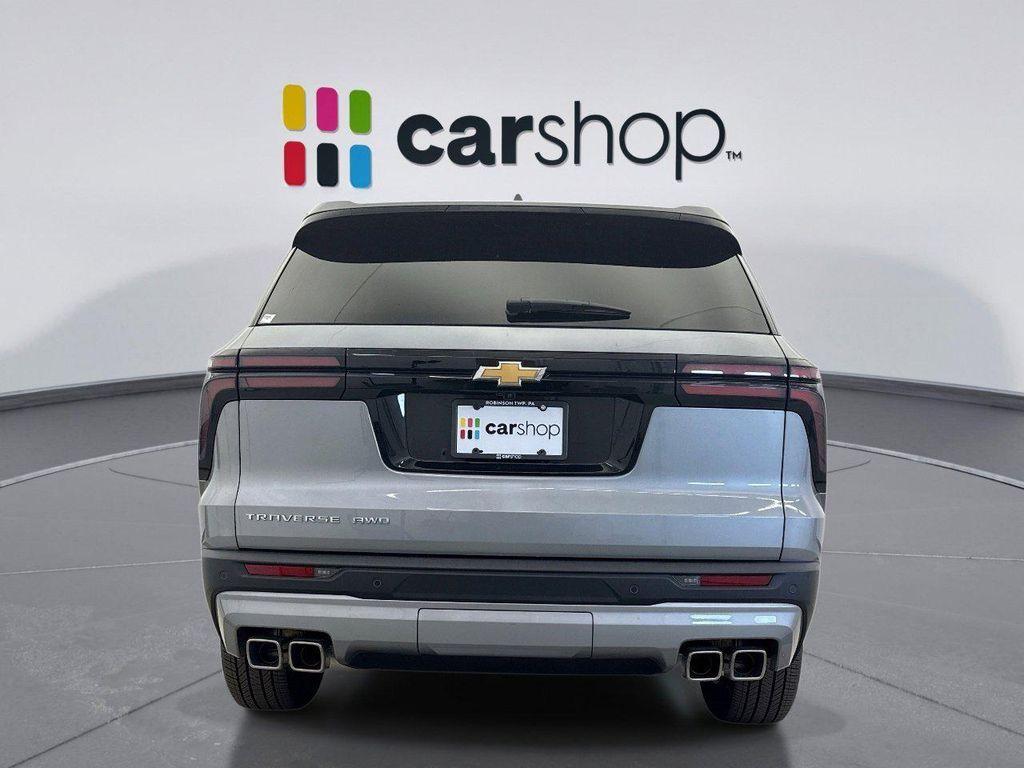used 2025 Chevrolet Traverse car, priced at $40,800