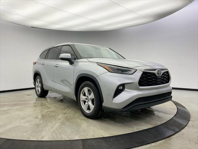 used 2022 Toyota Highlander car, priced at $30,399