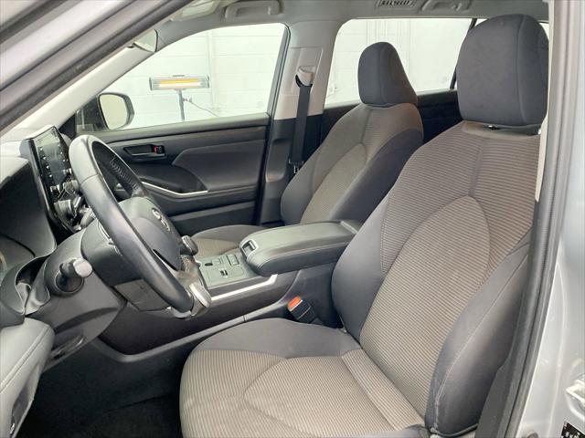 used 2022 Toyota Highlander car, priced at $30,399