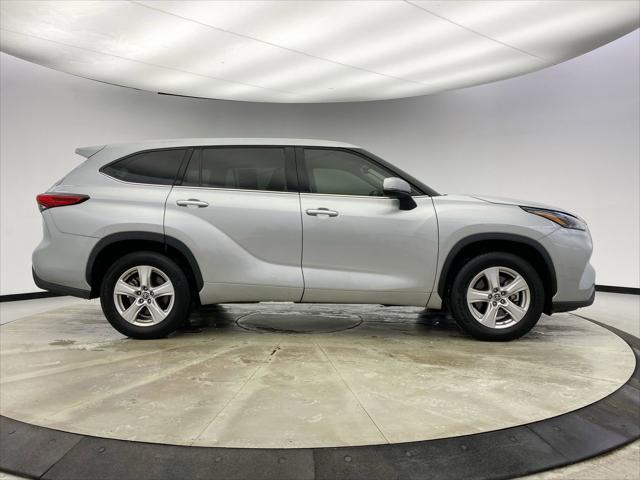 used 2022 Toyota Highlander car, priced at $30,399