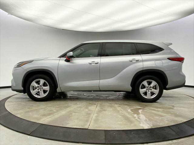 used 2022 Toyota Highlander car, priced at $30,399