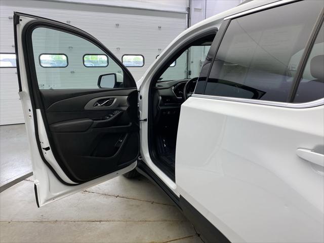 used 2022 Chevrolet Traverse car, priced at $28,299