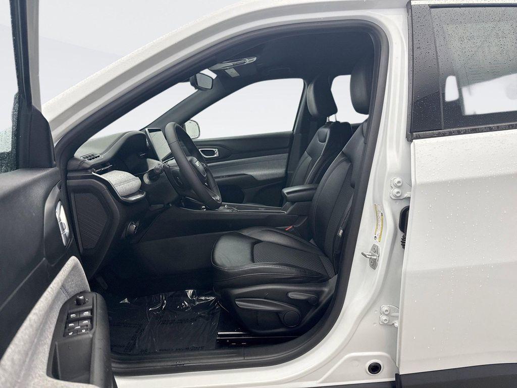 used 2023 Jeep Compass car, priced at $22,399