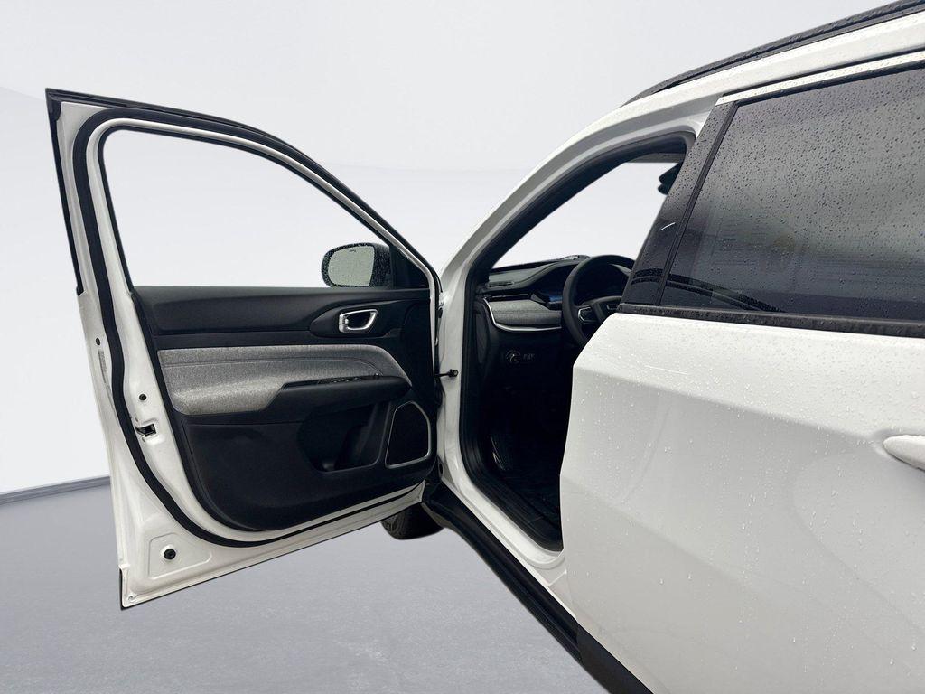 used 2023 Jeep Compass car, priced at $22,399