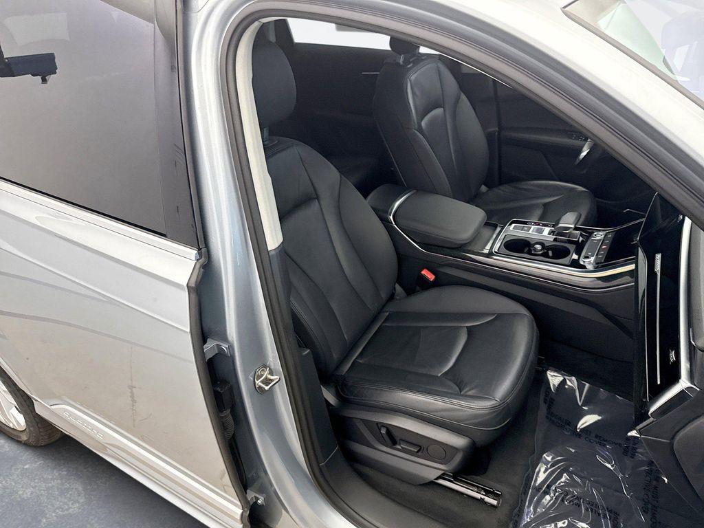 used 2024 Audi Q7 car, priced at $43,498