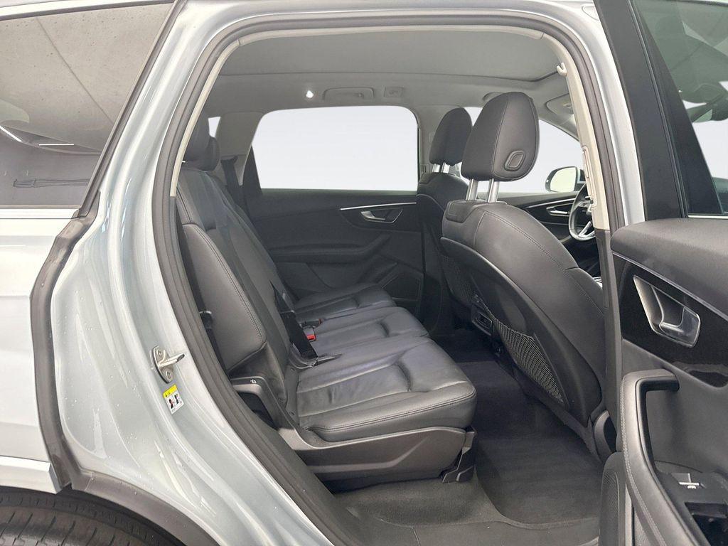 used 2024 Audi Q7 car, priced at $43,498