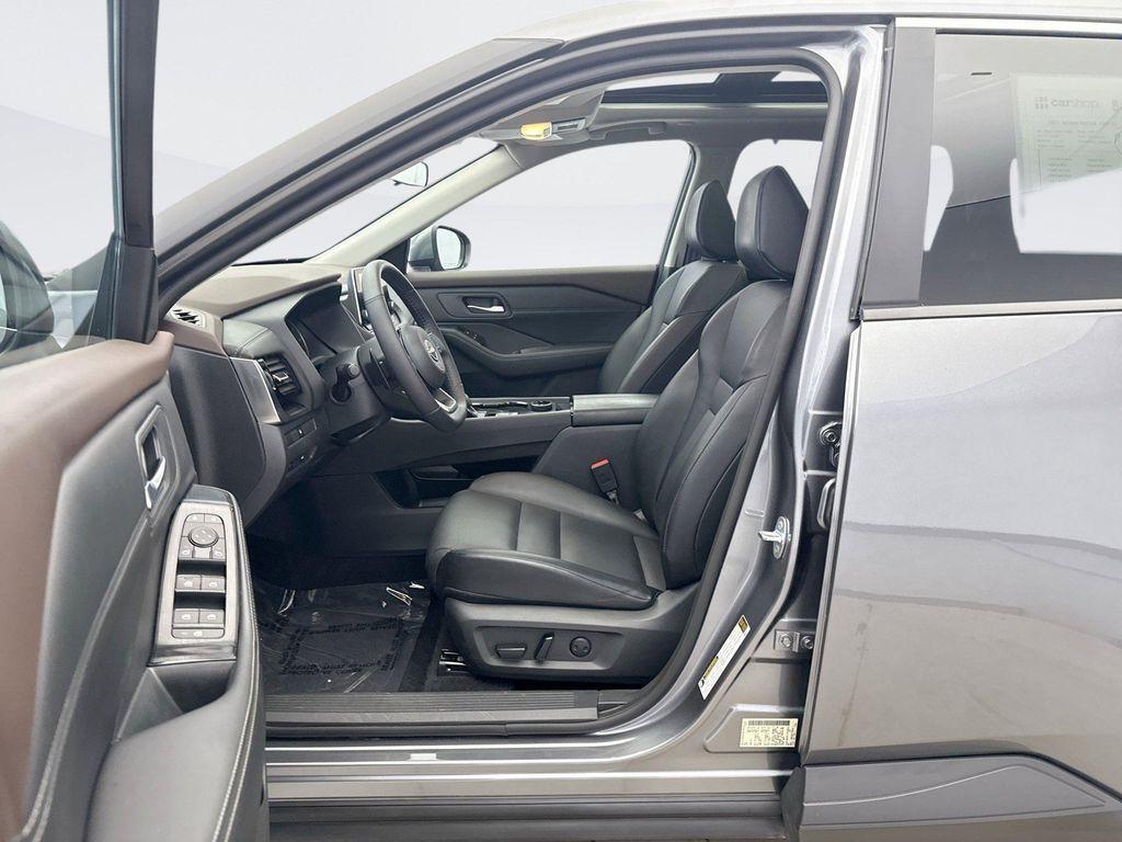 used 2023 Nissan Rogue car, priced at $24,999