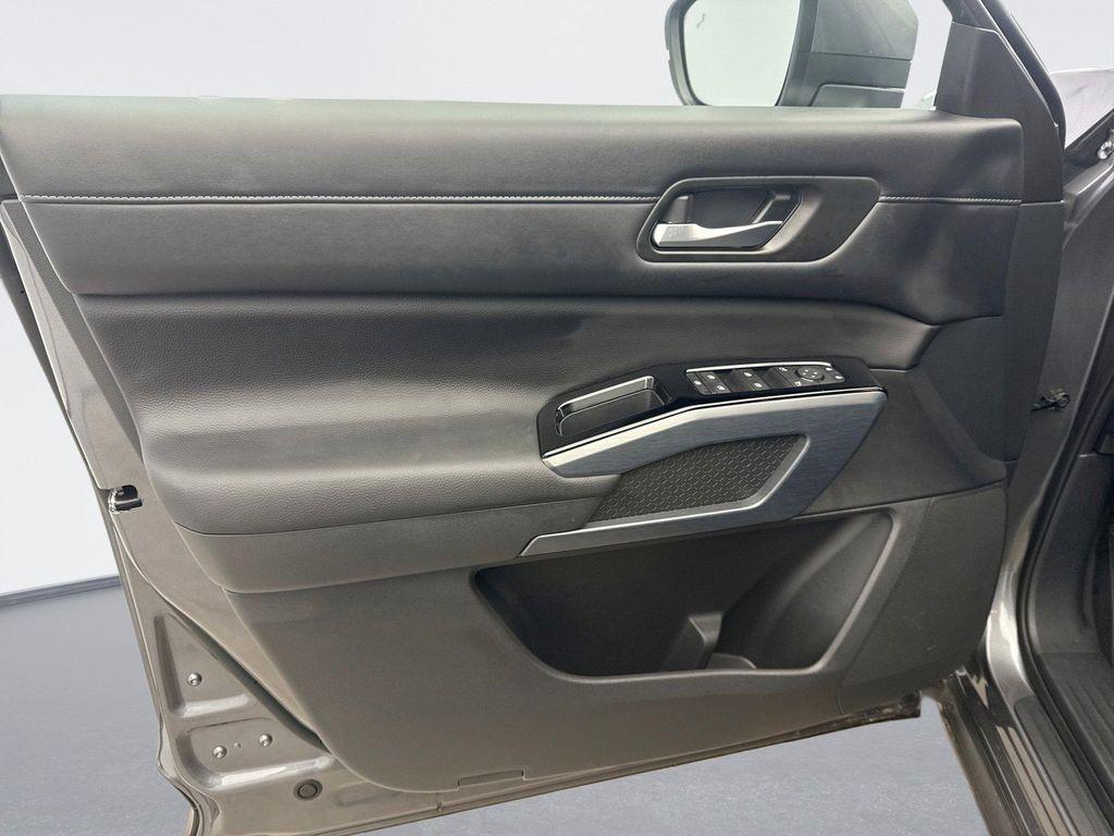 used 2025 Nissan Pathfinder car, priced at $41,099