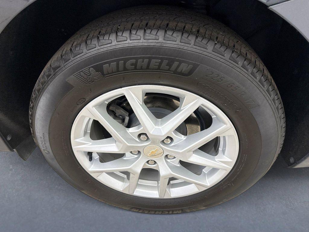 used 2023 Chevrolet Equinox car, priced at $19,197