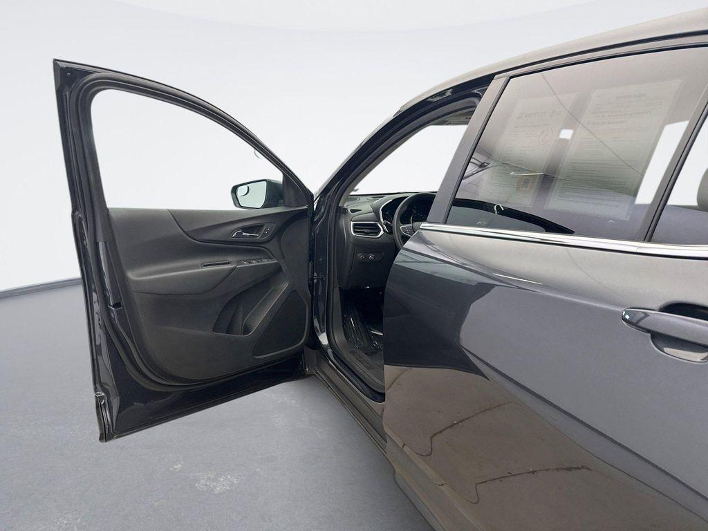 used 2023 Chevrolet Equinox car, priced at $19,197