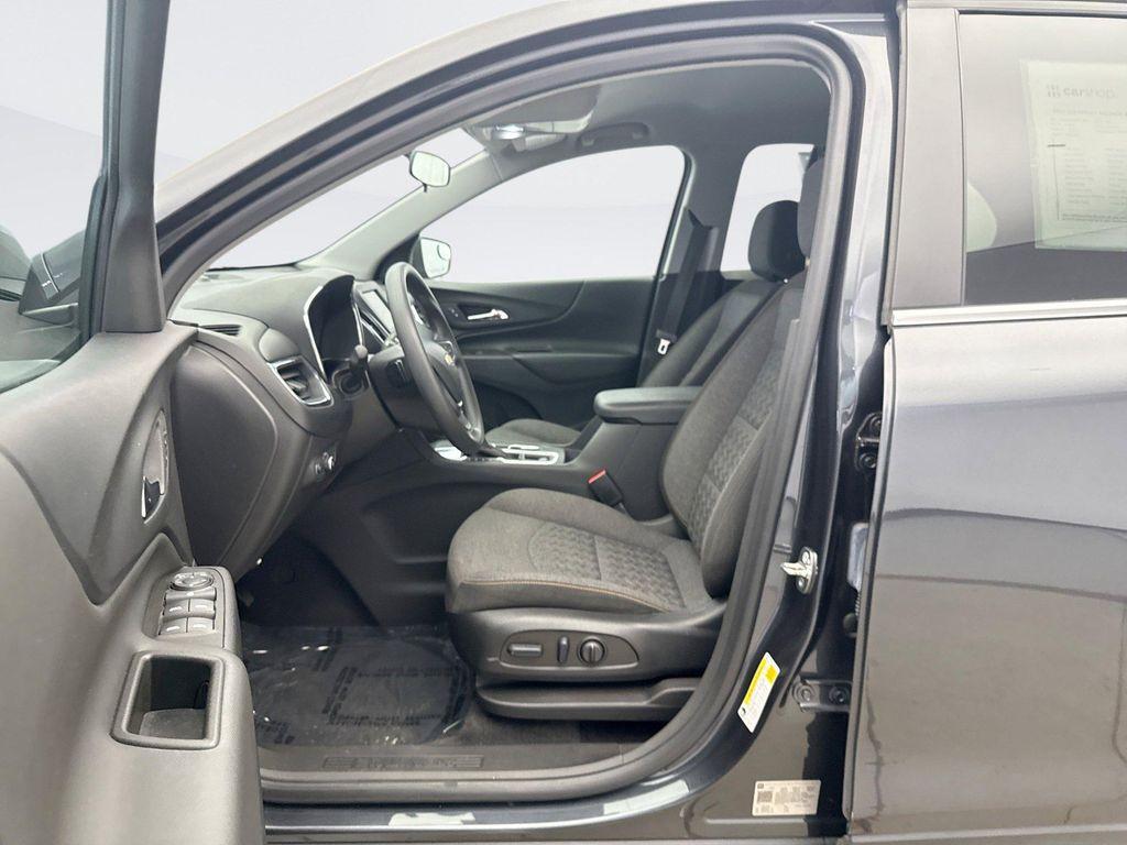 used 2023 Chevrolet Equinox car, priced at $19,197