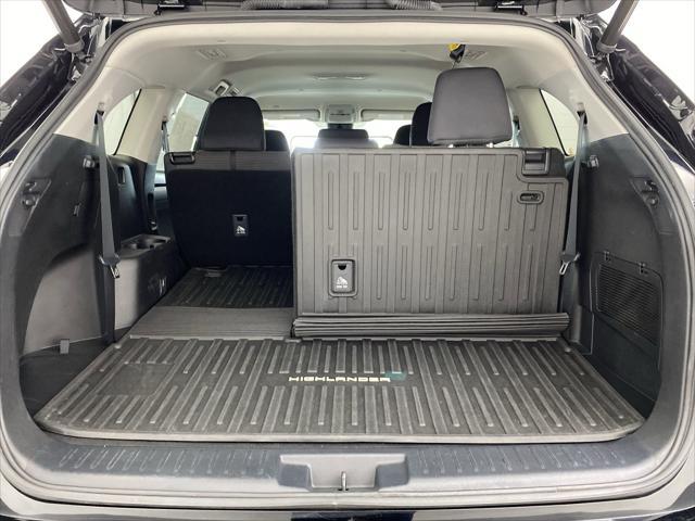 used 2022 Toyota Highlander car, priced at $32,599