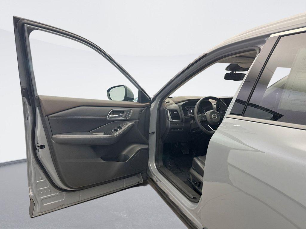 used 2021 Nissan Rogue car, priced at $21,549