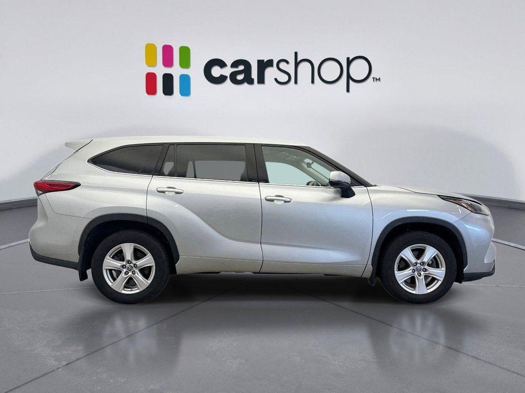 used 2022 Toyota Highlander car, priced at $32,398