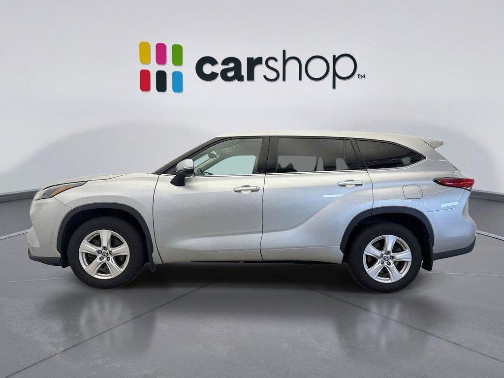 used 2022 Toyota Highlander car, priced at $32,398