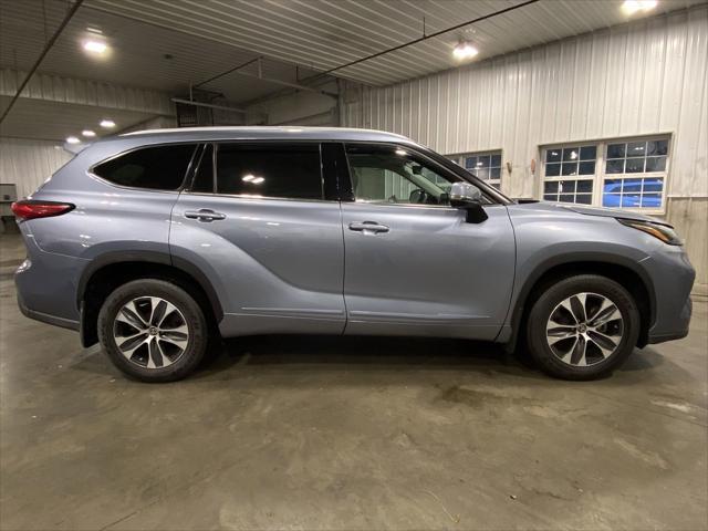 used 2022 Toyota Highlander car, priced at $36,698