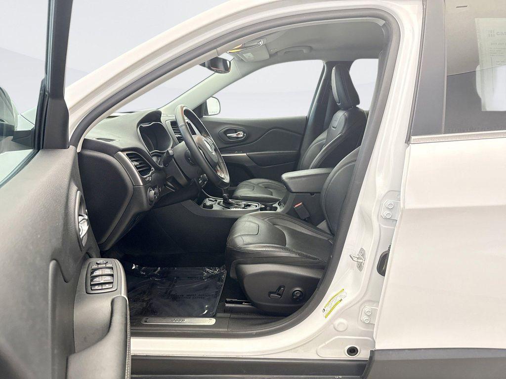 used 2019 Jeep Cherokee car, priced at $19,048