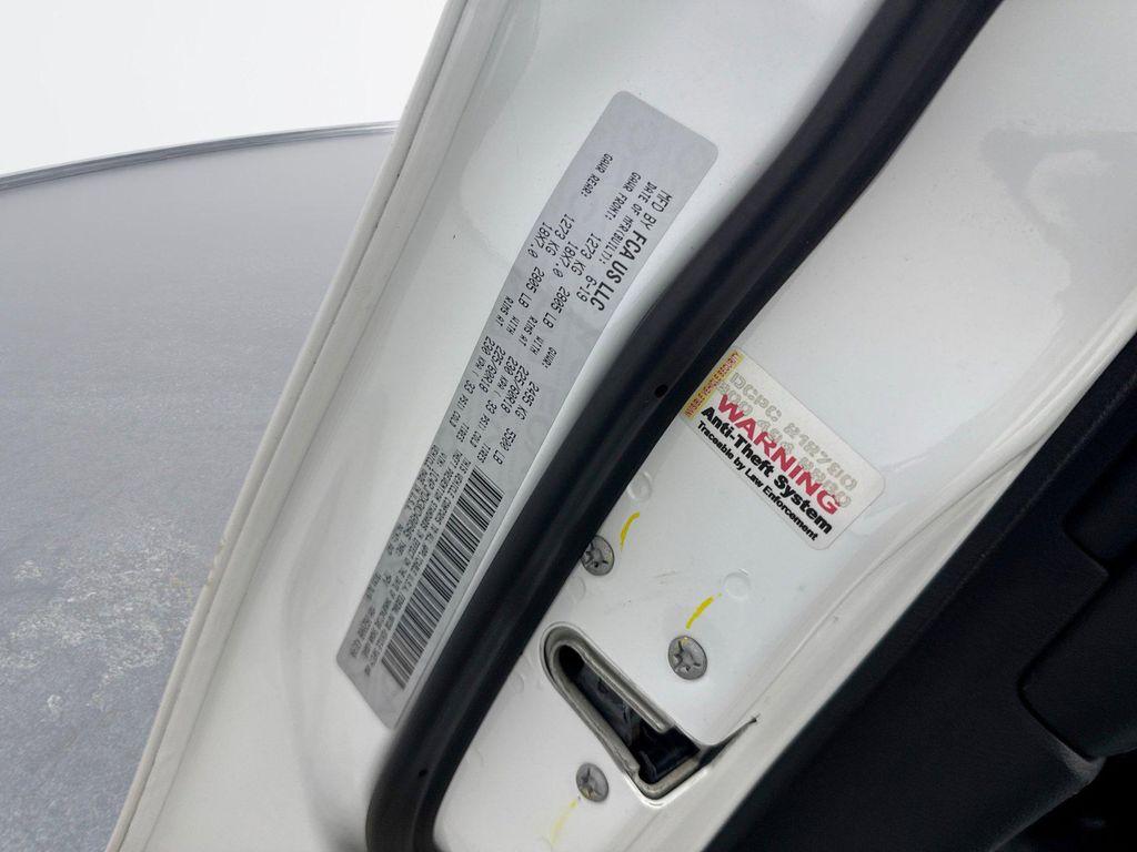 used 2019 Jeep Cherokee car, priced at $19,048