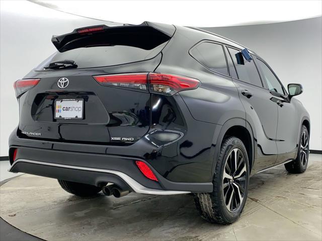 used 2022 Toyota Highlander car, priced at $33,147