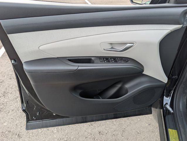 new 2025 Hyundai TUCSON Hybrid car, priced at $37,132