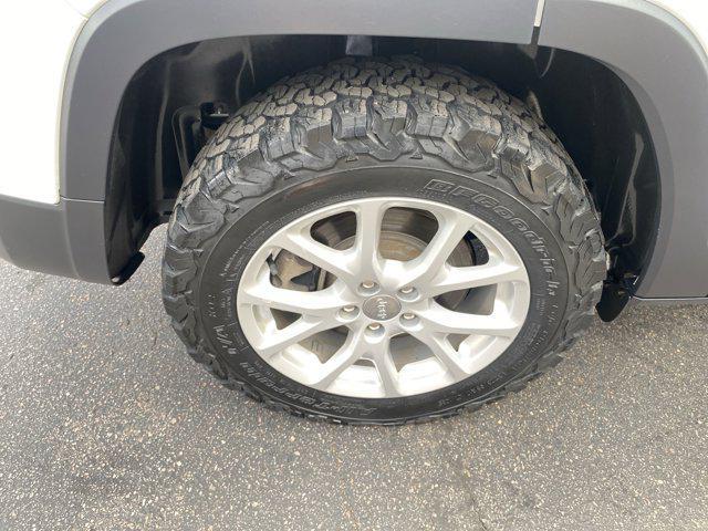 used 2016 Jeep Cherokee car, priced at $13,813