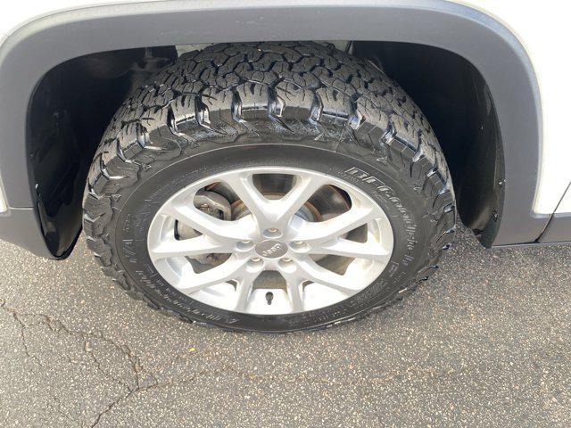 used 2016 Jeep Cherokee car, priced at $13,813