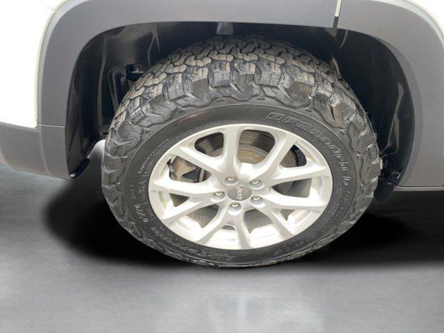 used 2016 Jeep Cherokee car, priced at $12,776