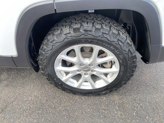 used 2016 Jeep Cherokee car, priced at $13,813