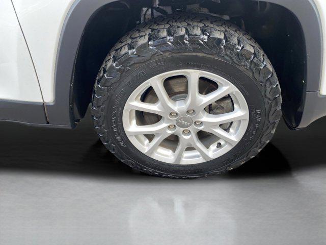 used 2016 Jeep Cherokee car, priced at $12,776