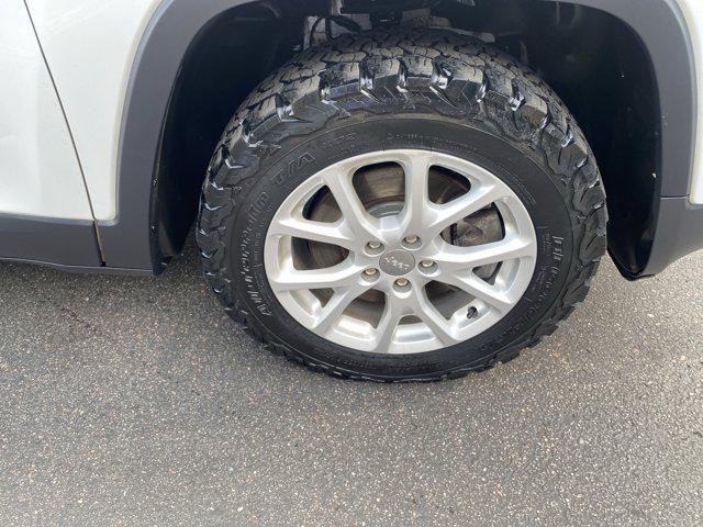 used 2016 Jeep Cherokee car, priced at $13,813