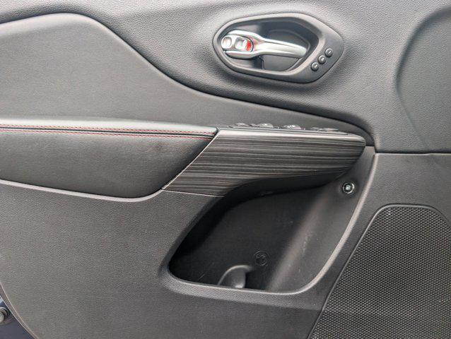 used 2015 Jeep Cherokee car, priced at $10,454