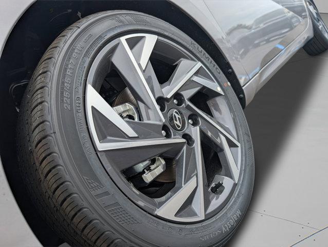new 2025 Hyundai Elantra car, priced at $22,643