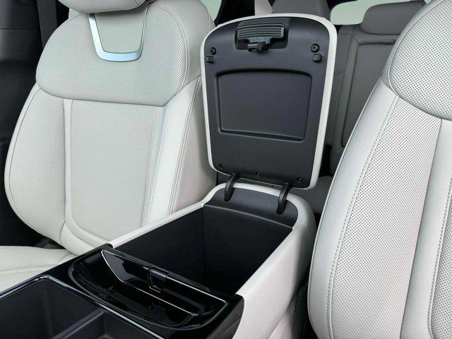 new 2025 Hyundai TUCSON Hybrid car, priced at $37,703